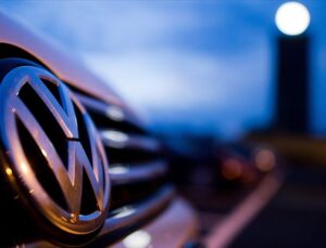 Alman hükümeti Volkswagen’in fabrika kapatma planlarını engellemeyi hedefliyor