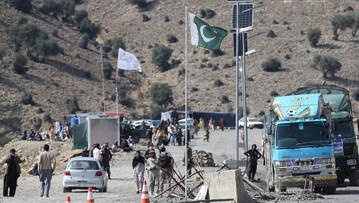 Pakistan, Afganistan hududunda taarruzlar düzenlediğini duyurdu