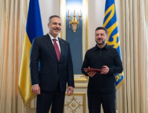 Ukrayna Devlet Başkanı Zelenski, Dışişleri Bakanı Fidan’a “İkinci Derece Liyakat Nişanı” verdi