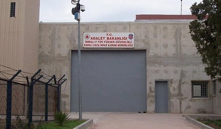 DEM Parti heyeti İmralı’ya gitti